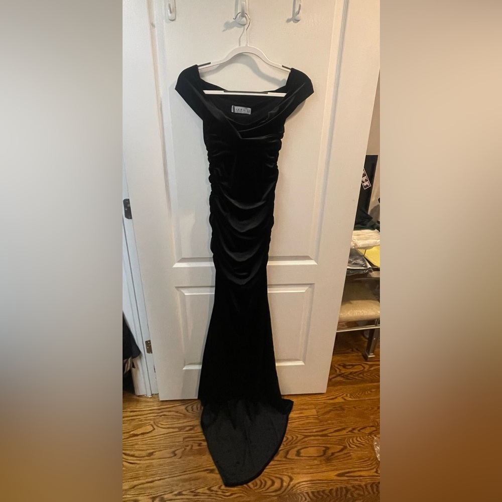 NWT Club London APOLLINE Black Velvet Dress - size 4